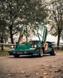 Green Lamborghini Countach with Gold Wheels