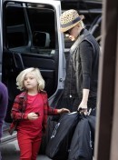 Gwen Stefani Goes Christmas Shopping in Mercedes G-Class