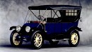 1913 Cadillac Model 30 had electric headlights and starter