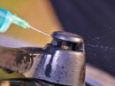 Unclogging your car's spraying nozzles