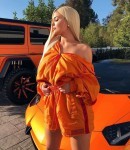 Kylie Jenner color-coordinates with her cars