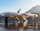 E-JetCycle foiling boat with trimaran format
