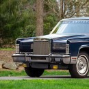 Lincoln Navigator Turns into a 1970s Luxury American SUV That Never Existed