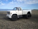 Man Sells Big Truck, Offers to Show Buyer He’s Not Compensating Anything