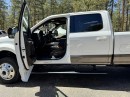 2022 Ford F-450 Super Duty King Ranch Crew Cab dually in Star White