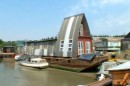 The Medway Eco-Barch is an old steel barge that should have become a sustainable houseboat, but never did