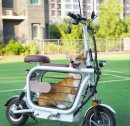 The Mopet is a tiny, lightweight and foldable moped designed around your pet