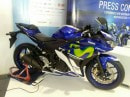 Yamaha R25 MotoGP special edition in Movistar livery