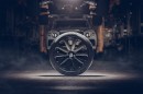22-inch carbon fiber wheels by Mulliner for Bentley Bentayga