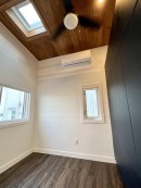 Noyer XL Tiny House downstairs bedroom