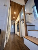 Noyer XL Tiny House loft staircase