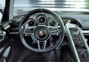 Porsche 918 Spyder interior photo