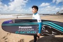 Nelson Piquet and Mitch Evans go surfing