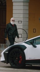 Lamborghini Huracan Sterrato - Santa Claus
