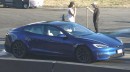 Tesla Model S Plaid takes on a Ford Mustang Shelby GT350 over a quarter mile