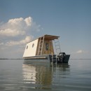 Sneci Houseboat