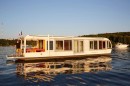Fàng Song tiny home on water