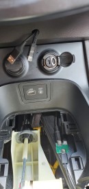 Enabling fast charging on the AA port