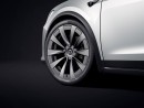 New Update Allows Your Tesla Car To Know When the Tires Are Worn Out