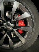 The refreshed Tesla Model S/X Plaid cars now come with fake brake calipers