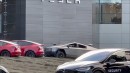 The latest Tesla Cybertruck video shows the pickup is not that good at off-roading