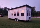 Craftsman-Style Mobile House Exterior