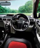 Toyota iQ 130G interior photo