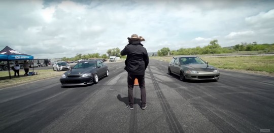 Honda Civics Line Up for a Race, Turbo K20 Meets Boosted B18