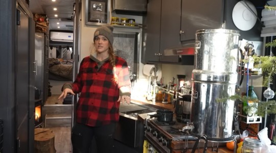 Couple attempts to live in the north for the whole winter in two off\-grid RVs