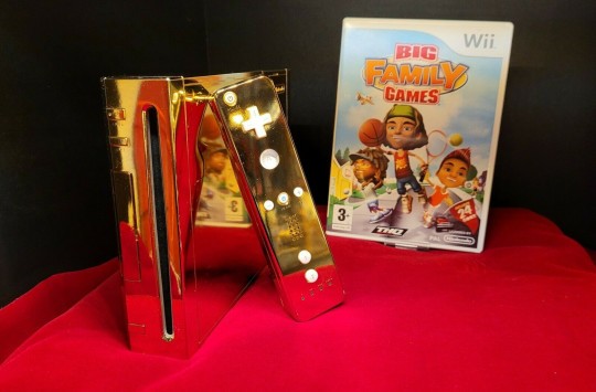 This 24\-carat gold Nintendo Wii was made for Queen Elizabeth II in 2009
