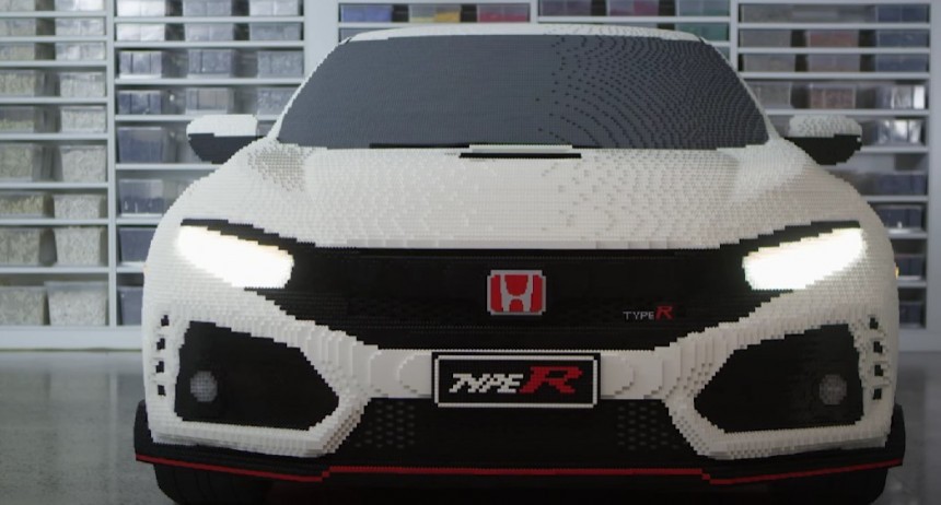 Life\-size LEGO Honda Civic Type\-R