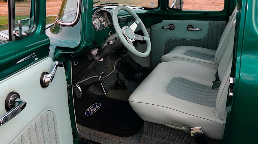 1956 Ford F\-100 going under the hammer in Dallas