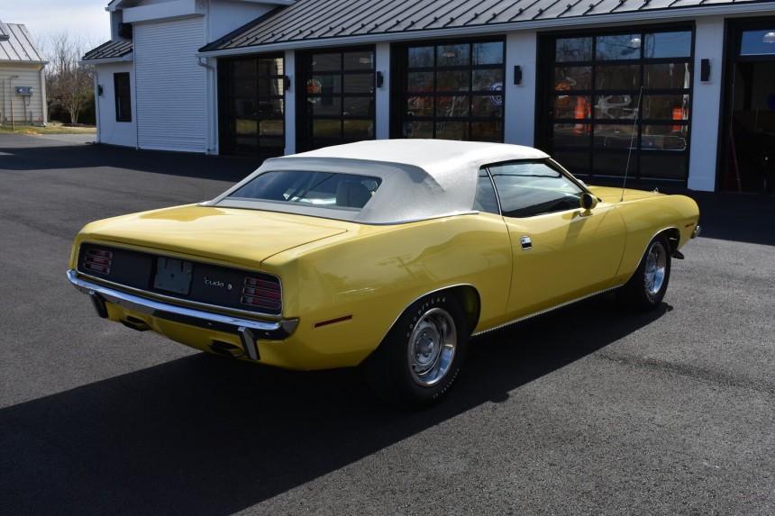 1970 Plymouth Barracuda Convertible 440\-six Four\-Speed Manual