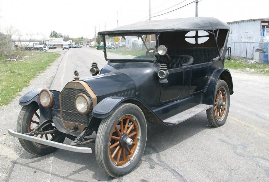 1915 Oldsmobile Model 43 Touring