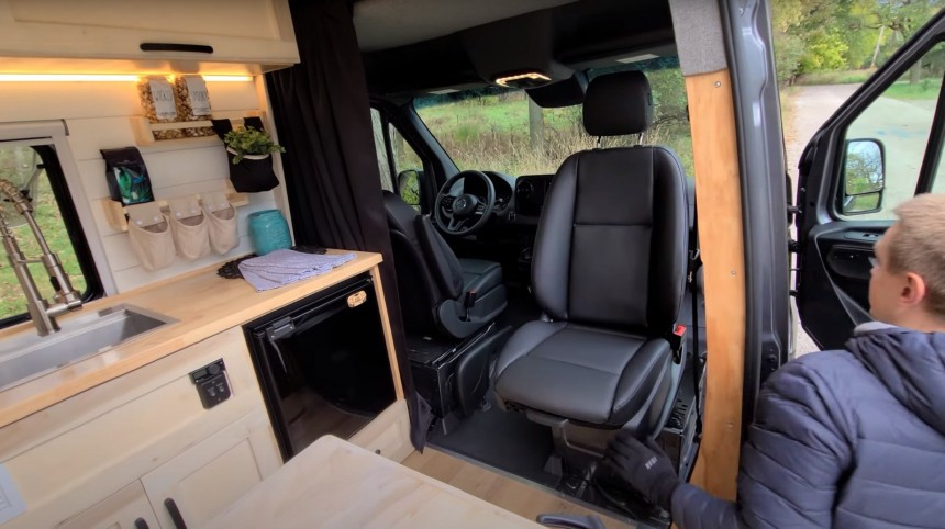 2020 Mercedes Sprinter Modern Off\-Grid Campervan Conversion