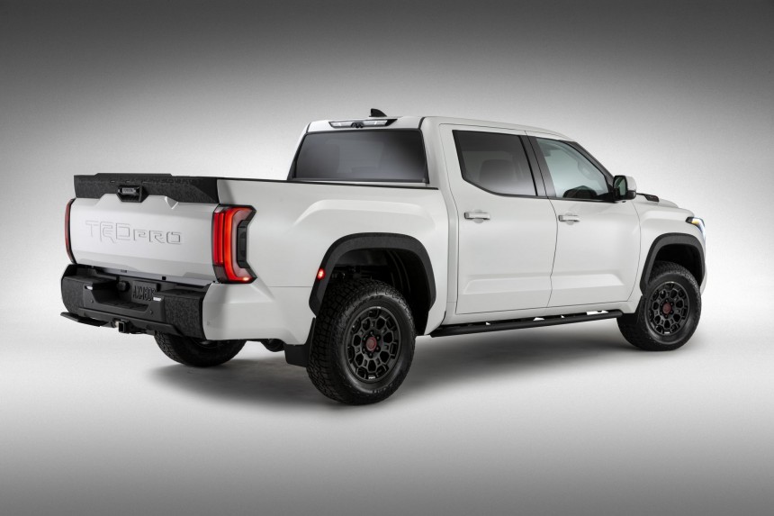 2022 Toyota Tundra official introduction with i\-Force and i\-Force Max powertrains