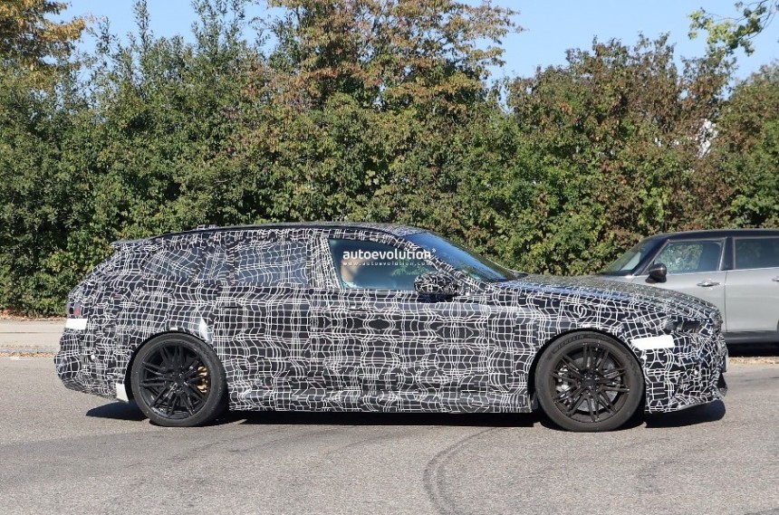 2025 BMW M5 Touring \(G99\) prototype