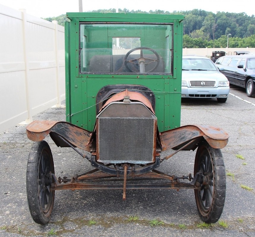 1925 Ford Model TT, the primordial pick\-up truck