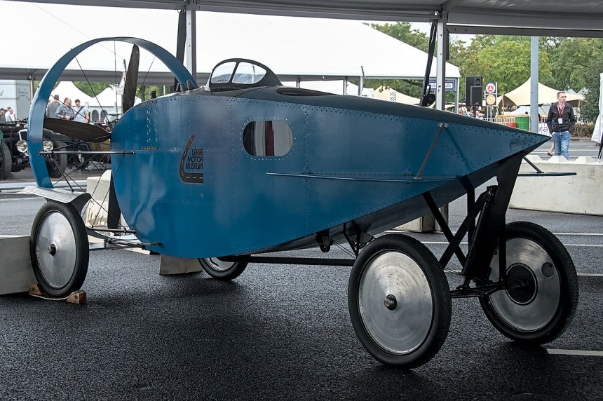 Leyat Helicat \- the propeller car