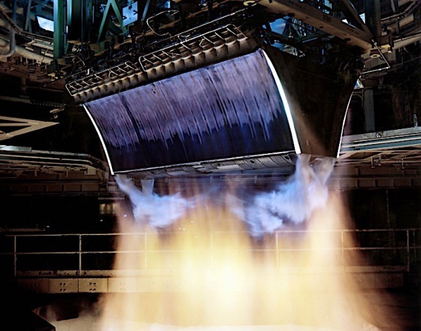 Linear aerospike engine tested by NASA in the 1990s