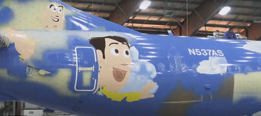 Alaska Airlines Pixar Pier 737\-800
