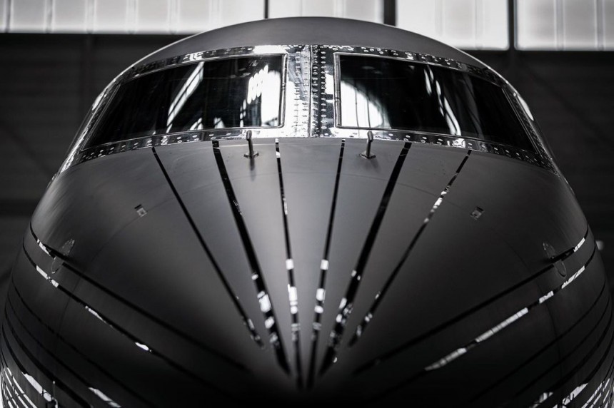 Blacked\-out Gulfstream G450 is the most striking custom unit ever