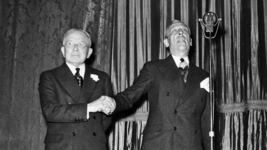 William Durant and Alfred P\. Sloan celebrate the 25 millionth car GM produced, in 1940