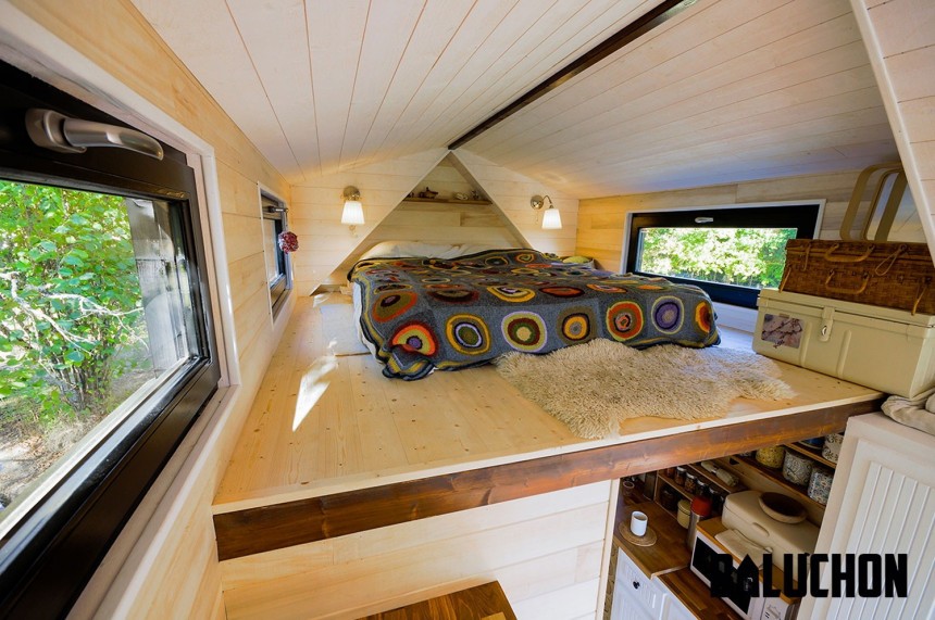 Avonlea Tiny House Loft Bedroom