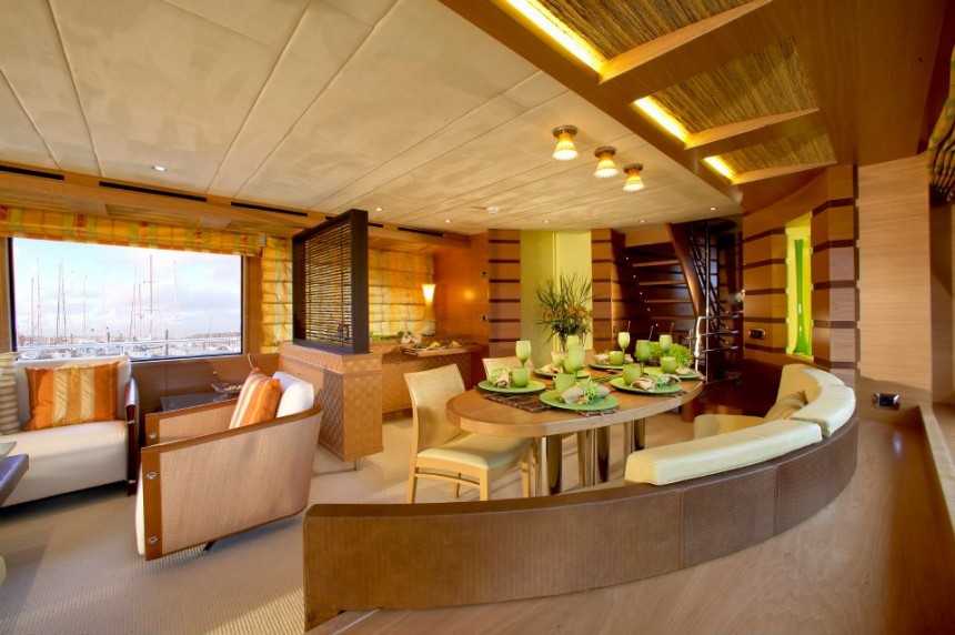 Ciao \(Nilo\) Yacht Lounge