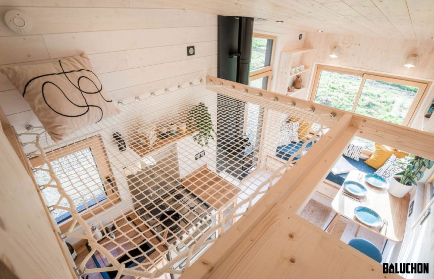 20\-ft\-long tiny home is stacked with amenities