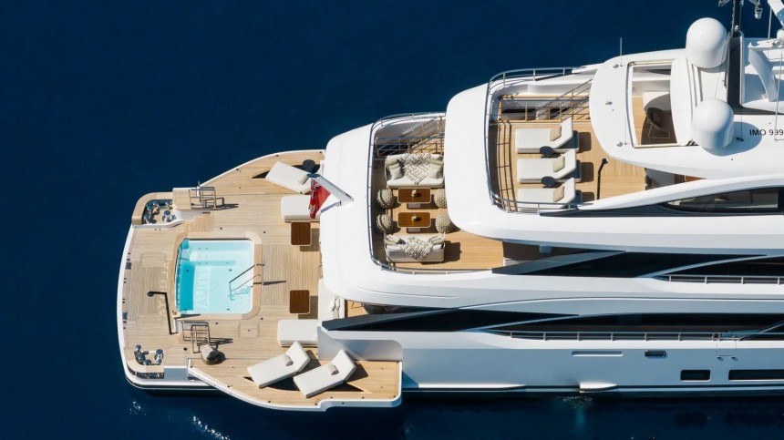 Alunya B\.Now 50 yacht with Oasis Deck