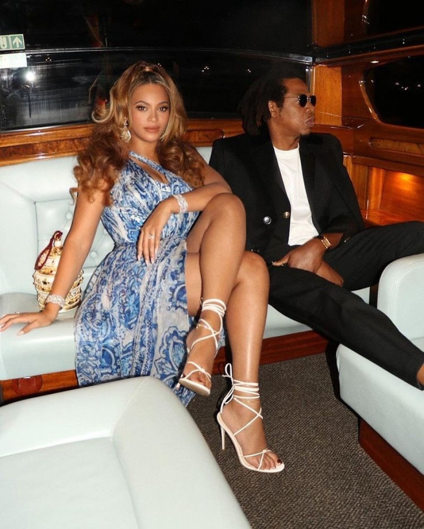 Beyonce and Jay\-Z in Water Limo