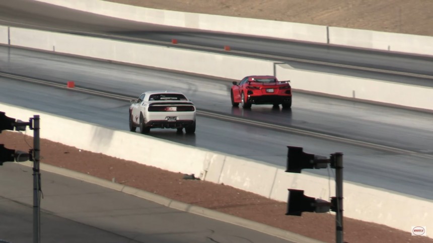 Dodge Challenger Hellcat vs\. Chevrolet Corvette