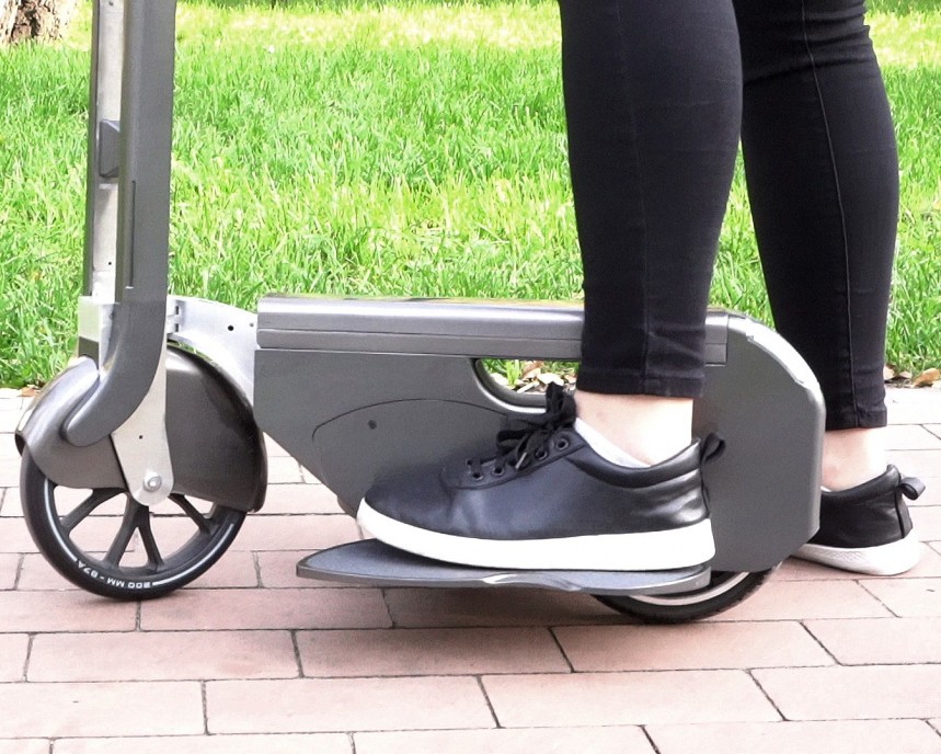 BooZter is a foldable, very light and incredibly compact e\-scooter \(hopefully\) coming in August 2021